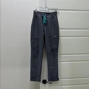 Figs women’s scrub pants